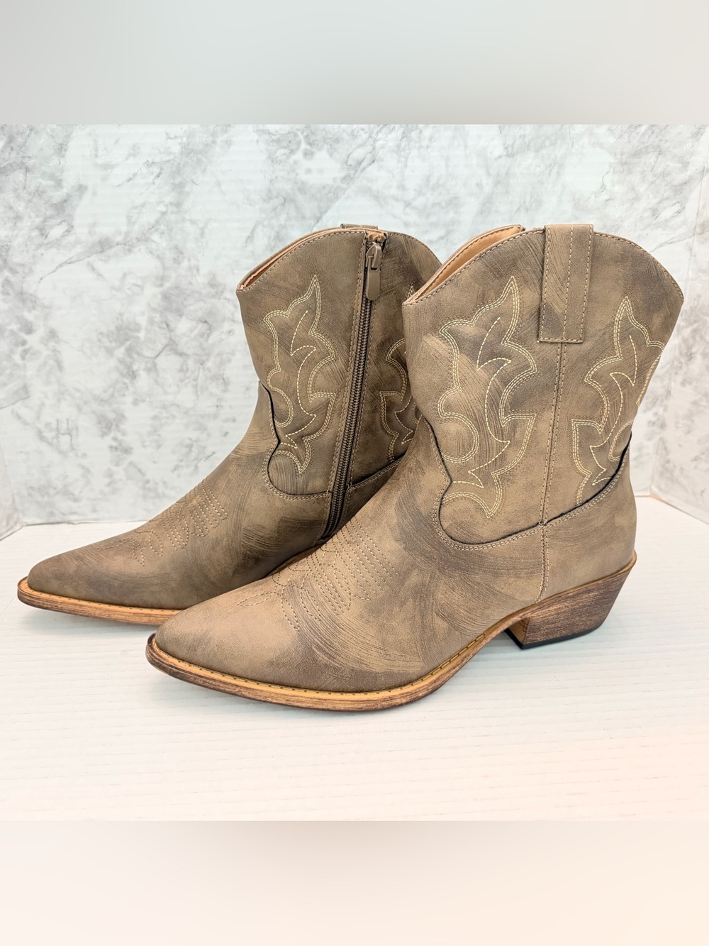 Global Win Tan Boots with Side Zipper